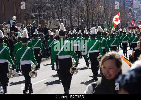 St Patrick's Day Parade sur la rue Yonge à Toronto, Ontario, Canada le 16 mars 2008 Banque D'Images