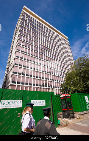 Immeuble de bureaux à développé sur Uxbridge Road W5 Ealing London United Kingdom Banque D'Images