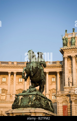 Le prince Eugène de Savoie Statue devant Neue Hofburg, Vienne, Autriche Banque D'Images