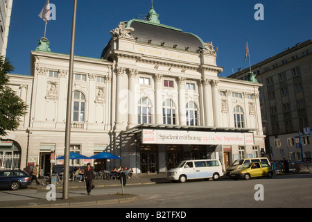 Deutsches Schaupielhaus, vue avant du Deutsches Schauspielhaus, Hambourg, Allemagne Banque D'Images