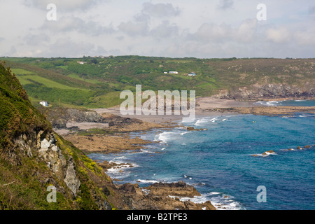 Recherche le long de la côte vers Cornwall Kennack Sands Banque D'Images