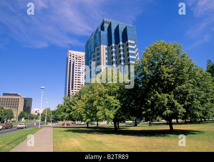 Vue d'immeubles de bureaux au centre-ville de Sacramento capitale de Californie Banque D'Images