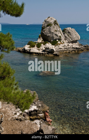 Piscine des roches à Poros sur Kefalonia s côte orientale du Sud Îles Ioniennes Grèce Banque D'Images