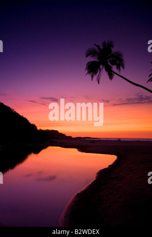 Coucher du soleil à plage d'Agonda, Sud de Goa, Inde, Asie Banque D'Images