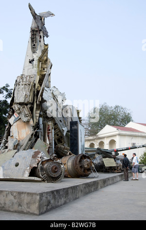 Des avions américains et français aurait été abattu au Musée d'Histoire Militaire Hanoi Vietnam Banque D'Images