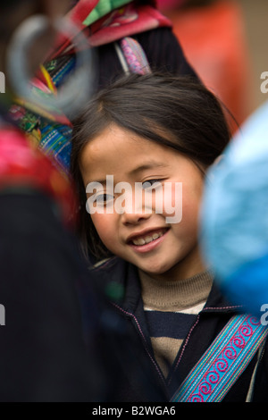 Hilltribe Hmong noir girl Sapa Vietnam Banque D'Images