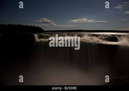 Luna LLena, Pleine Lune visiter, Devils Thorat, Parc National de l'Iguazu Argentine Banque D'Images