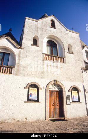 Chiesa un trullo, Alberobello, Province de Bari, Pouilles, Italie Banque D'Images