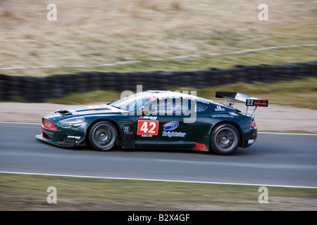 Aston Martin DBRS9 Tom Alexander Michael Bentwood 22GTRacing à Avon Tyres British GT Championship 2008 Fife Knockhill en Ecosse Banque D'Images