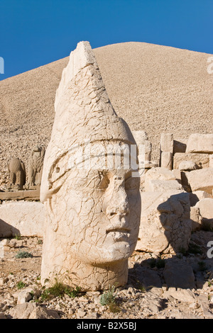 Têtes de pierre sculptés antiques des dieux le Dieu d'Antiochus, Nemrut Dagi, Le Nemrut Dag, sur le sommet du Mont Nemrut, UNESCO Banque D'Images