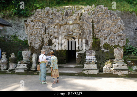 ELEPHANT CAVE, Goa Gajah, touristes en face, Bali, Indonésie, Asie Banque D'Images