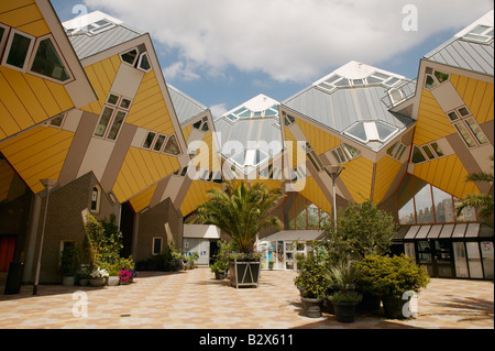 Cube maisons conçues par Piet Blom Rotterdam Hollande Banque D'Images