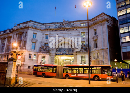 Bendy Bus gare Waterloo London UK Europe Banque D'Images