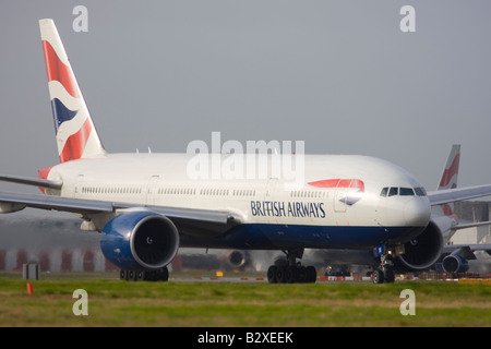 British Airways Boeing 777-236/ER à l'aéroport Heathrow de Londres Banque D'Images