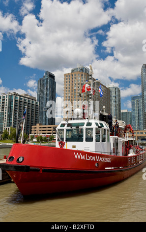 Bateau feu au feu et Marine Station 334 Station 36 EMS et à la Queens Quay West, Toronto, Canada. Banque D'Images