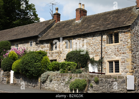 Chalets traditionnels en pierre de Bakewell, Derbyshire, Angleterre, Royaume-Uni Banque D'Images