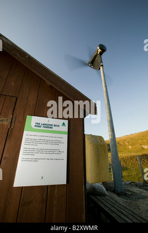 Une éolienne micro installé à Langdon Beck Youth Hotel, Durham Co. Banque D'Images