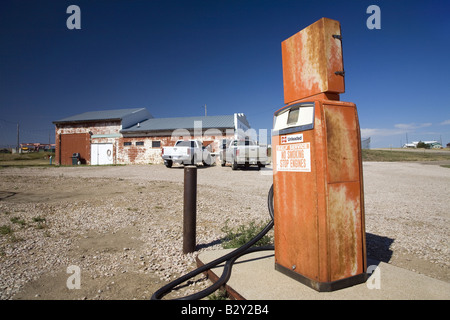 Ancienne pompe à essence sur la Lincoln Highway, US 30, le Nebraska Byway, NW Banque D'Images
