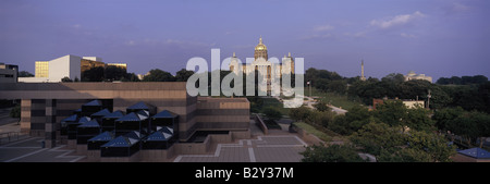 Vue panoramique de l'Iowa State Capitol à Des Moines (Iowa) au crépuscule Banque D'Images