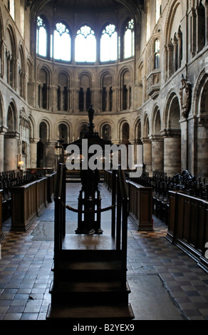 Nef centrale et le grand lutrin de la grande l'Église du Prieuré de Saint Barthélemy Le Grand Londres Banque D'Images