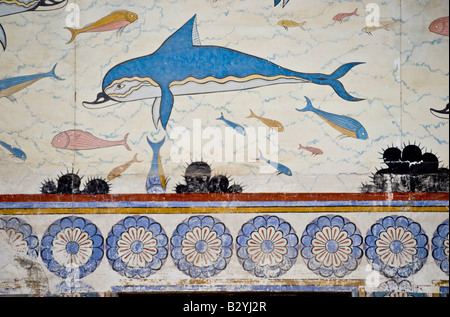 Knossos, Crète, Grèce. Site archéologique minoen. Fresque des dauphins dans le Queen's Megaron (détail) Banque D'Images