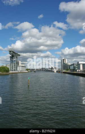 Jusqu'à la rivière jusqu'à la Grue Finneston l Arc de Glasgow Banque D'Images