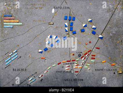 Plaque indiquant l'emplacement des différentes armées dans la bataille de Waterloo, le 18 juin 1815. Banque D'Images