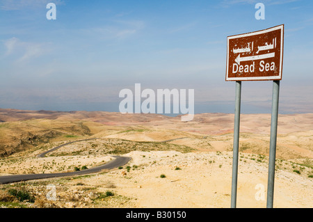 Dead Sea Road Sign, Jordanie Banque D'Images