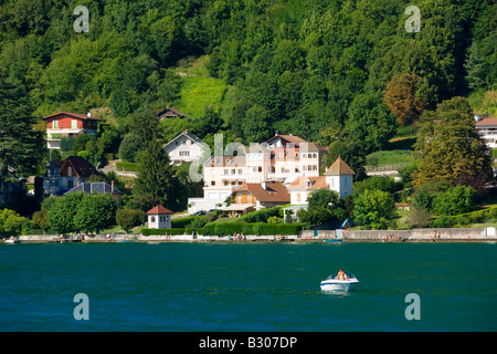 Lac d'annecy en Savoie France Banque D'Images