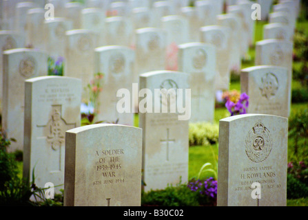 Des sépultures de guerre britannique près de Omaha Beach, dans le nord de la France Banque D'Images