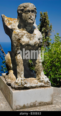 Une statue antique à la Villa San Michele, ancienne maison de médecin suédois Axel Munthe. Village d'Anacapri, l'île de Capri, Italie. Banque D'Images