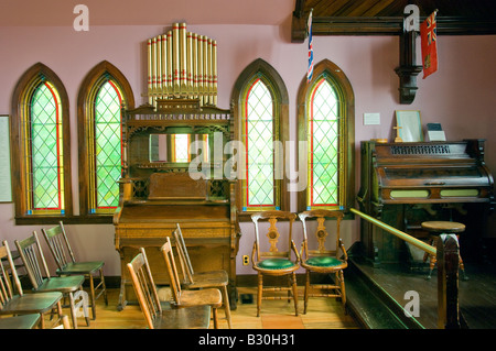 Le sanctuaire intérieur de la Prune une église-musée Patrimoine Souris autrefois l'église anglicane St Lukes à Souris Manitoba Banque D'Images