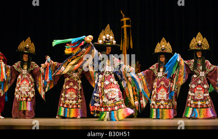 Danseurs de Mongolie à un enseignement du dalaï-lama en 2007 parrainé par le KUMBUM CHAMTSE LING LE CENTRE CULTUREL TIBÉTAIN BLOOMINGTON Banque D'Images