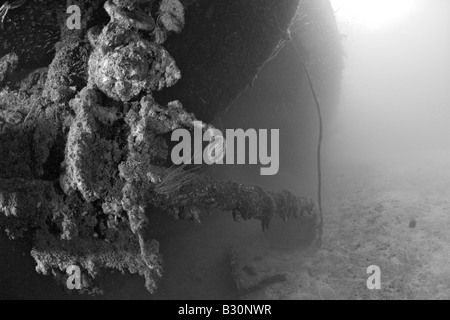 La vue et l'arme à feu de 12 pouces de USS South Dakota Battleship atoll de Bikini des Îles Marshall Micronésie Océan Pacifique Banque D'Images