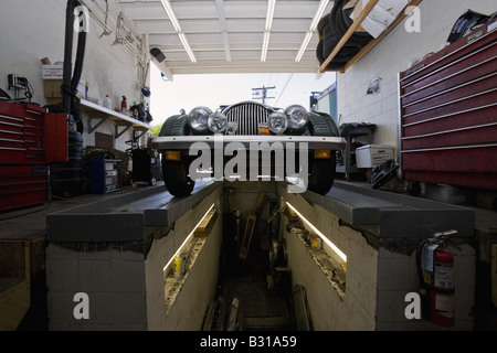 Morgan sur la rampe en garage Banque D'Images