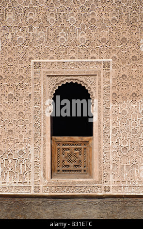 Façade ornée de l'Ali ben Youssef Medersa Ben Youssef à Marrakech Marrakech Maroc Banque D'Images