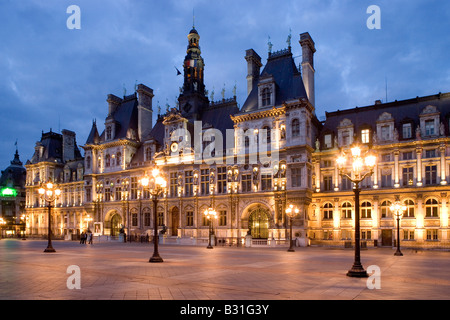 France, Paris, l'hôtel de ville Hotel de Ville la nuit Banque D'Images