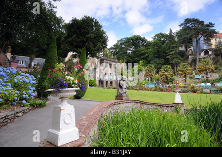 Portmeirion Village et jardins de Gwynedd dans le Nord du Pays de Galles Banque D'Images