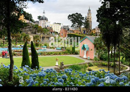 Portmeirion Village et jardins de Gwynedd dans le Nord du Pays de Galles Banque D'Images