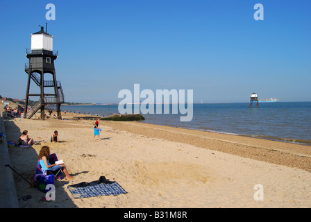 Dovercourt Beach and Lighthouse, West End Promenade, Dovercourt, Harwich, Essex, Angleterre, Royaume-Uni Banque D'Images