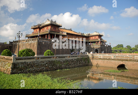 La porte Ngo Mon de la Citadelle ou le Palais impérial de Hue, Vietnam Banque D'Images