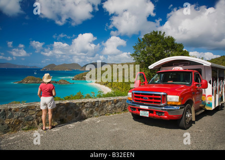 Trunk Bay plage dans le parc national des Îles Vierges sur l'île des Caraïbes de St John dans les îles Vierges américaines Banque D'Images