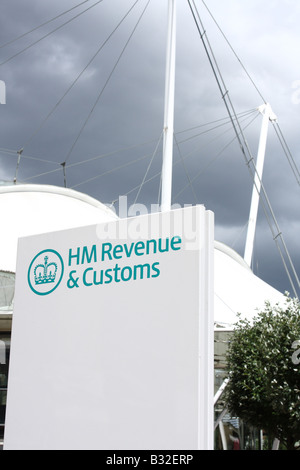 HM Revenue & Customs signe extérieur d'un bureau régional. Banque D'Images