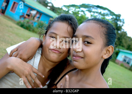 Les filles sur Atiu Îles Cook Banque D'Images