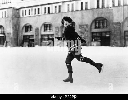 Femme patin à glace à l'extérieur Banque D'Images