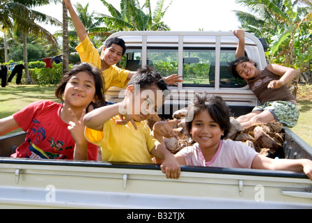 Enfants sur Atiu Îles Cook Banque D'Images