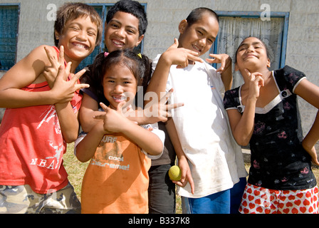 Enfants sur Atiu Îles Cook Banque D'Images