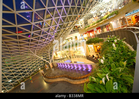 , Varsovie, Pologne, du centre commercial Zlote Tarasy, terrasses d'Or Banque D'Images