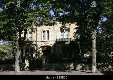 Ville de Wakefield, Angleterre. Entrée principale de Wakefield Art Gallery situé dans une ancienne maison victorienne à Wentworth Terrace. Banque D'Images