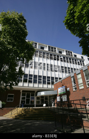 Ville de Wakefield, Angleterre. Entrée principale du Collège de Wakefield et de la formation professionnelle au Centre de la rue du bois. Banque D'Images